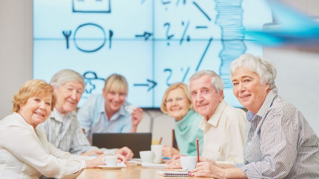 דרושים אזרחים ותיקים – הזדמנויות חדשות לבני 60+ במסגרת תכנית ותיקים בעבודה