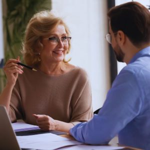 למה עבודה בגיל השלישי היא יתרון תחרותי אמיתי