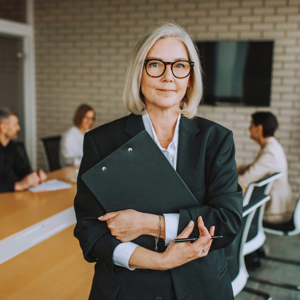 מרכז הזדמנויות למבוגרים 60+ – תעסוקה איכותית בגיל השלישי