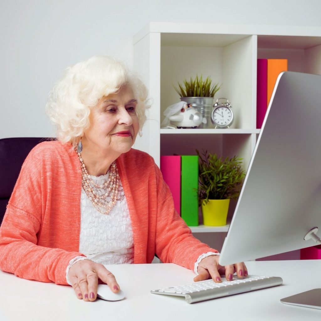 מרכז הזדמנויות | עבודה לגיל השלישי, קורסים והכשרה לאזרחים ותיקים