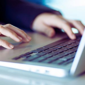 מרכז הזדמנויות – ליווי מקצועי, קורסים ועבודה לגיל השלישי